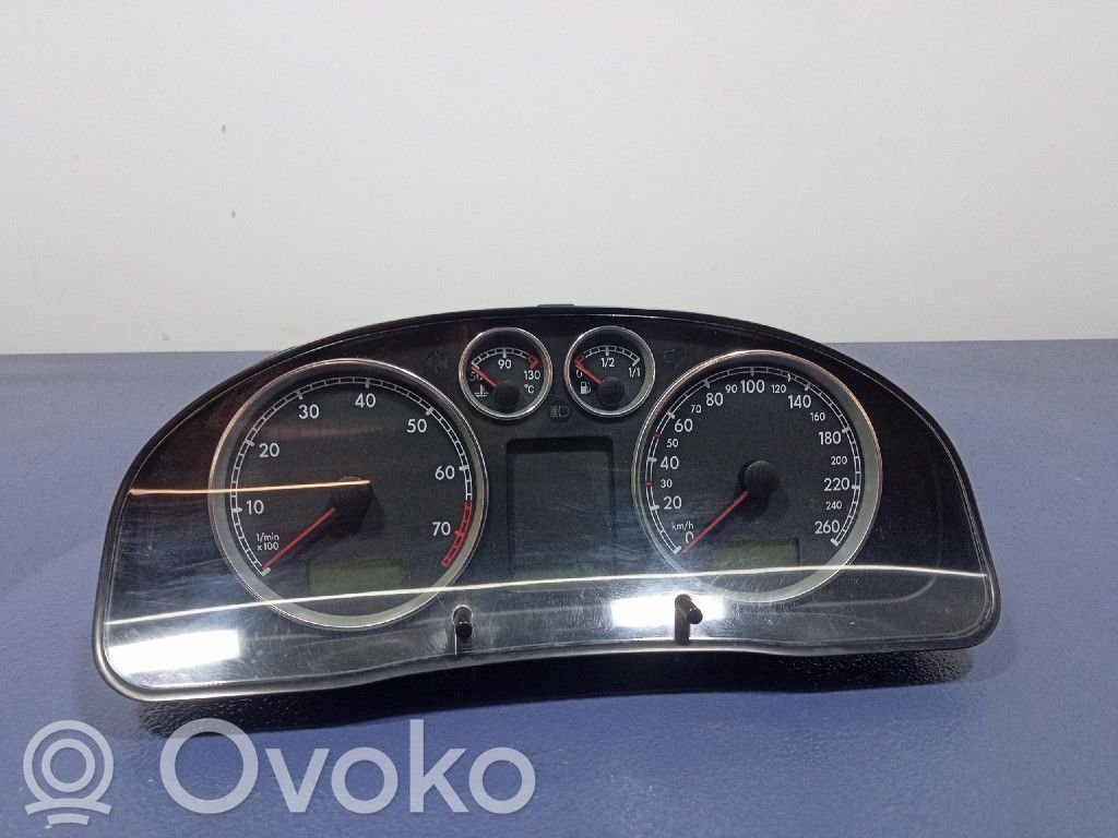 Volkswagen PASSAT B5.5 Nopeusmittari (mittaristo) 