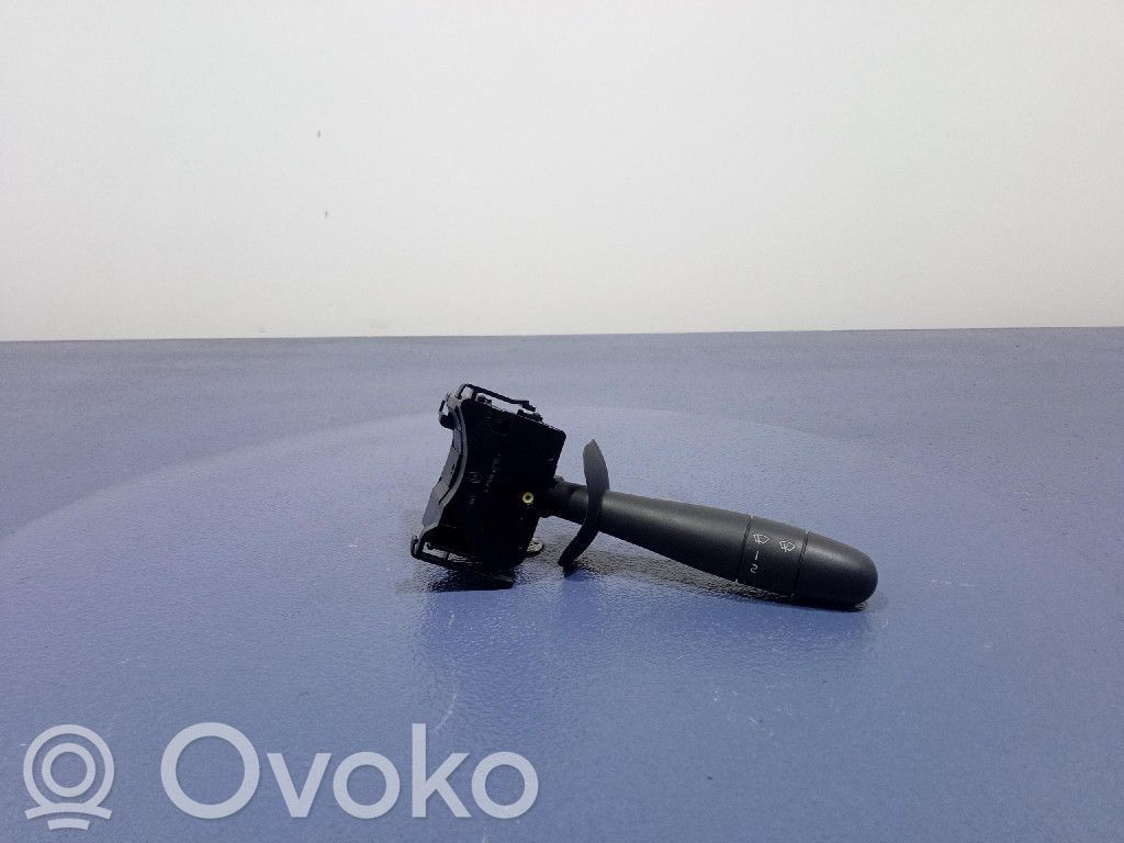 Opel Vivaro Interruptor/palanca de limpiador de luz de giro 