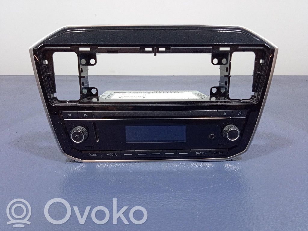 Audi Coupe Panel / Radioodtwarzacz CD/DVD/GPS