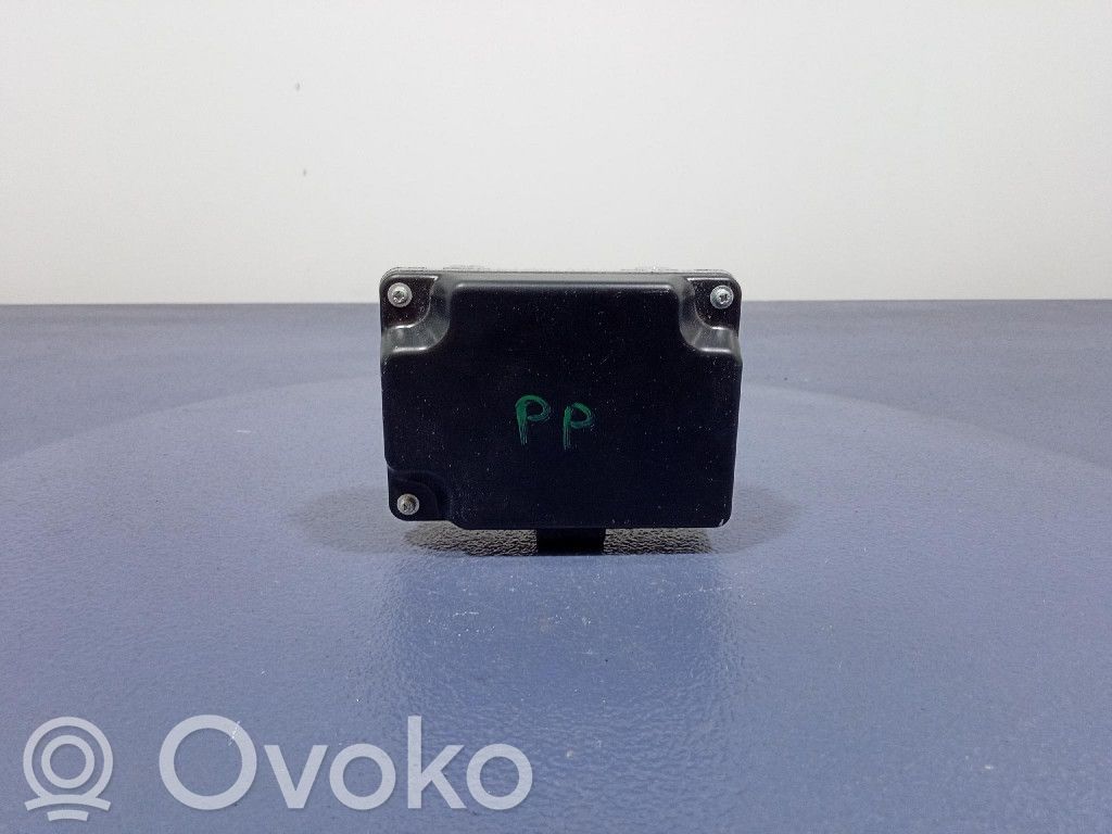 Jeep Grand Cherokee Voltage converter/converter module 