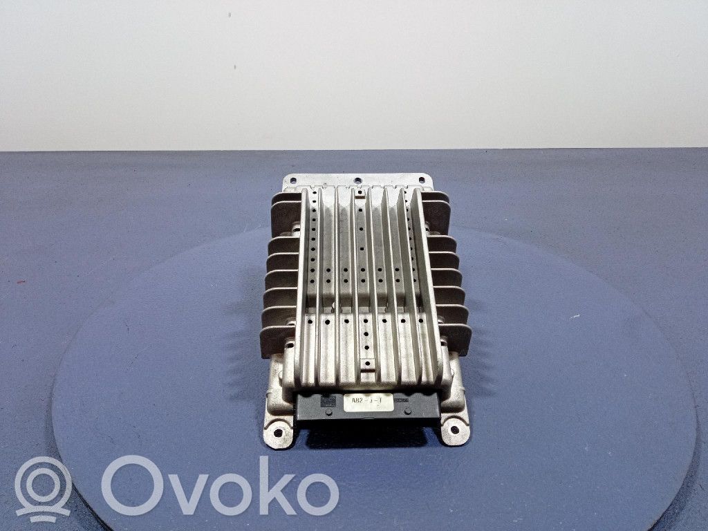 Audi A3 S3 A3 Sportback 8P Aerial antenna amplifier 