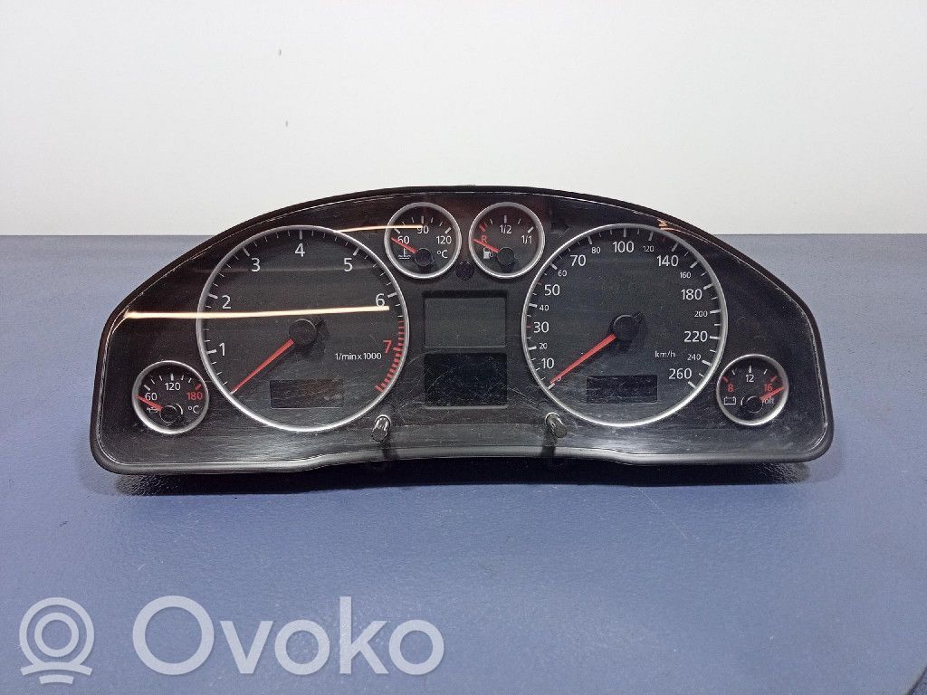 Audi A6 Allroad C5 Nopeusmittari (mittaristo) 