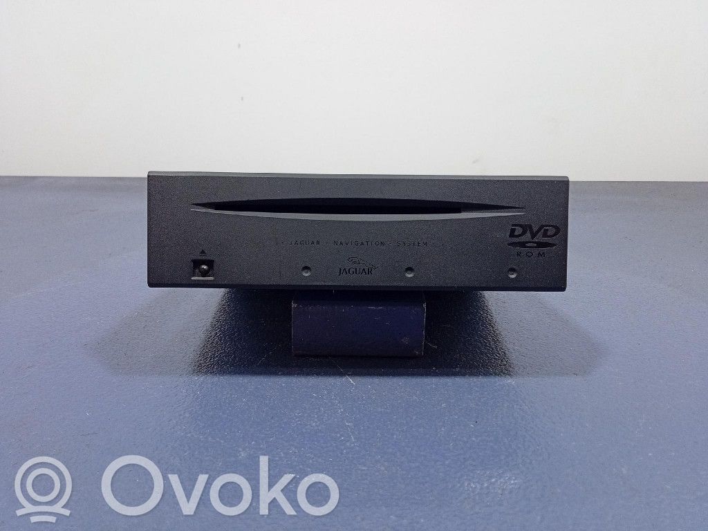Jaguar X-Type Radio/CD/DVD/GPS head unit 