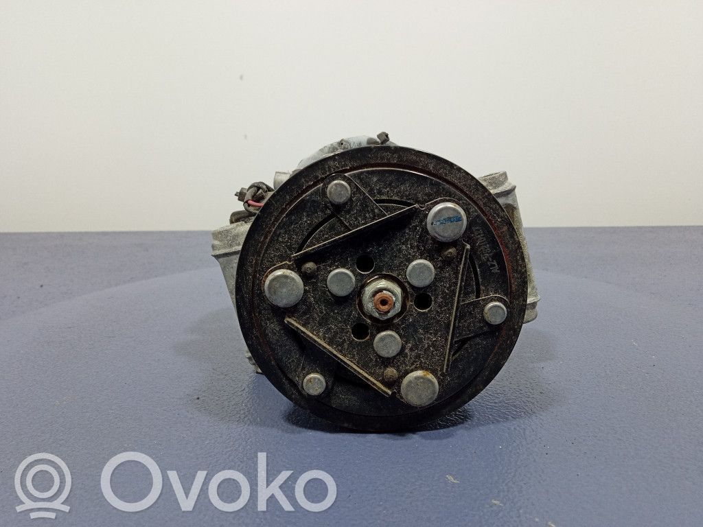 Renault Clio V Air conditioning (A/C) compressor (pump) 