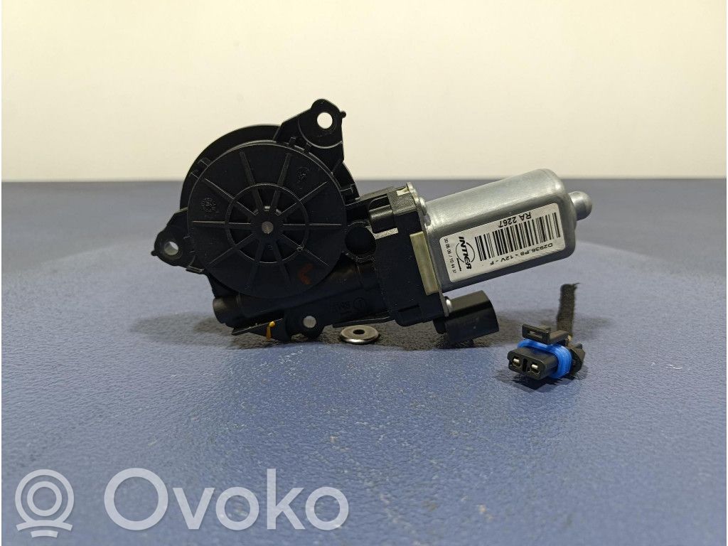 Alfa Romeo 159 Macara ușă față cu motor 