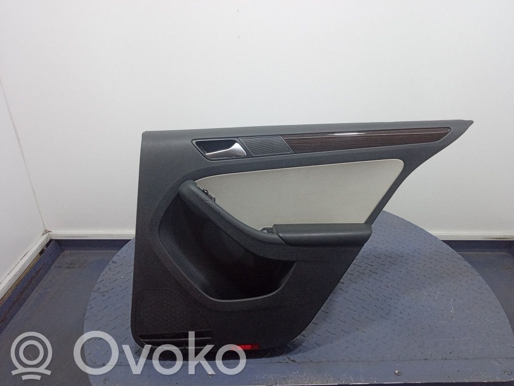 Volkswagen Jetta VI Set di rivestimento del pannello della portiera
