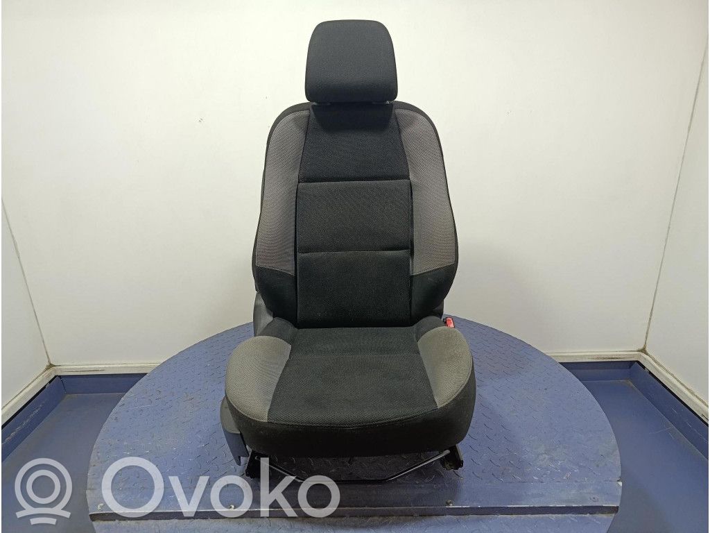 Peugeot 207 Fotel przedni pasażera 