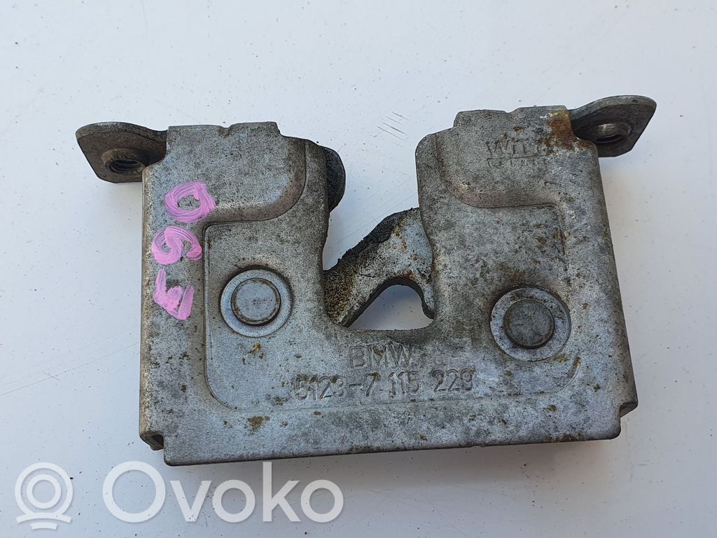 Spyna variklio dangčio   7115229
