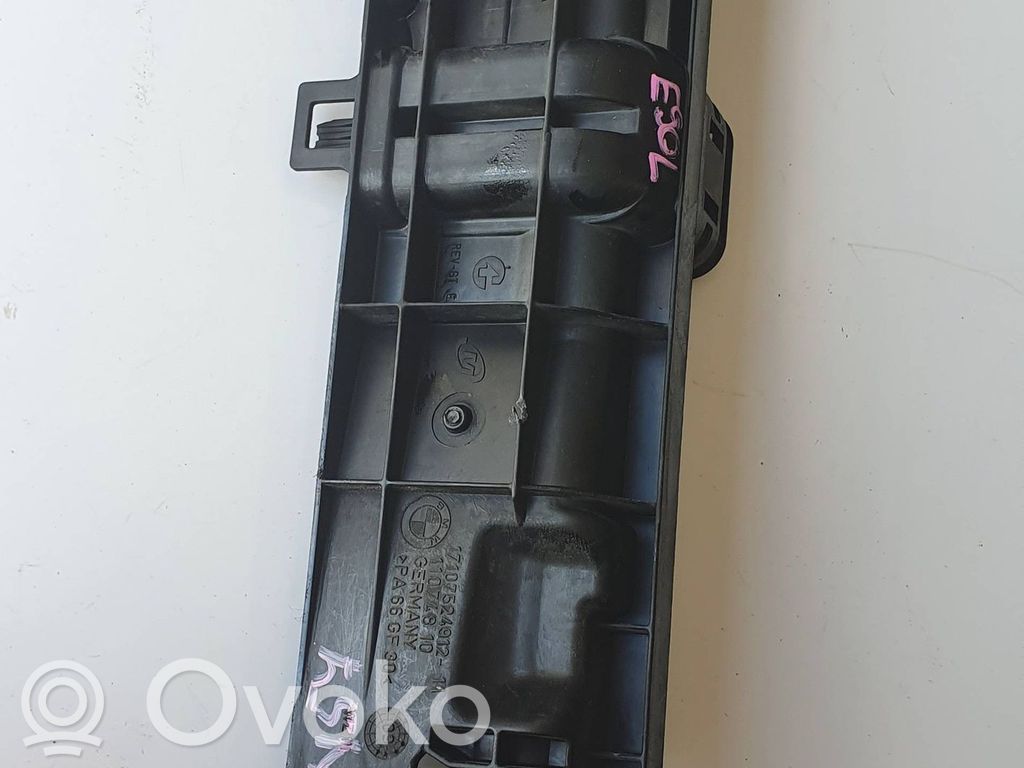 BMW 3 E90 E91 Radiator mount bracket 
