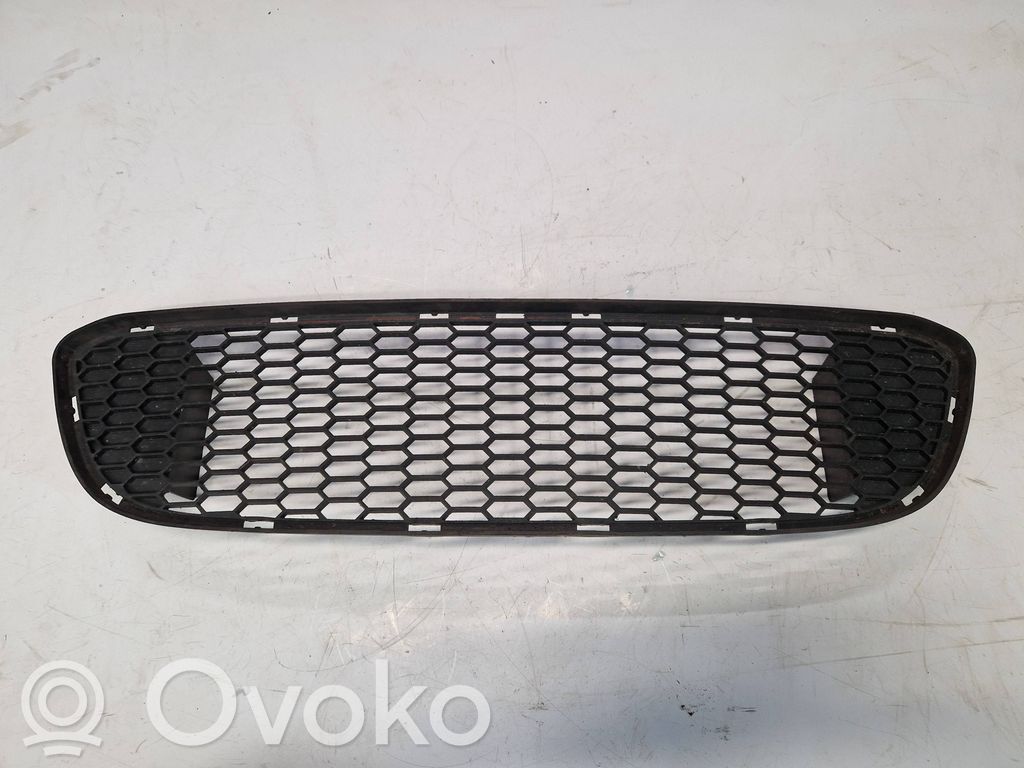 BMW 1 E82 E88 Front bumper lower grill 
