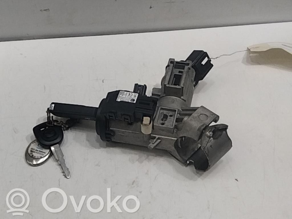 Mazda 2 Užvedimo spynelė 