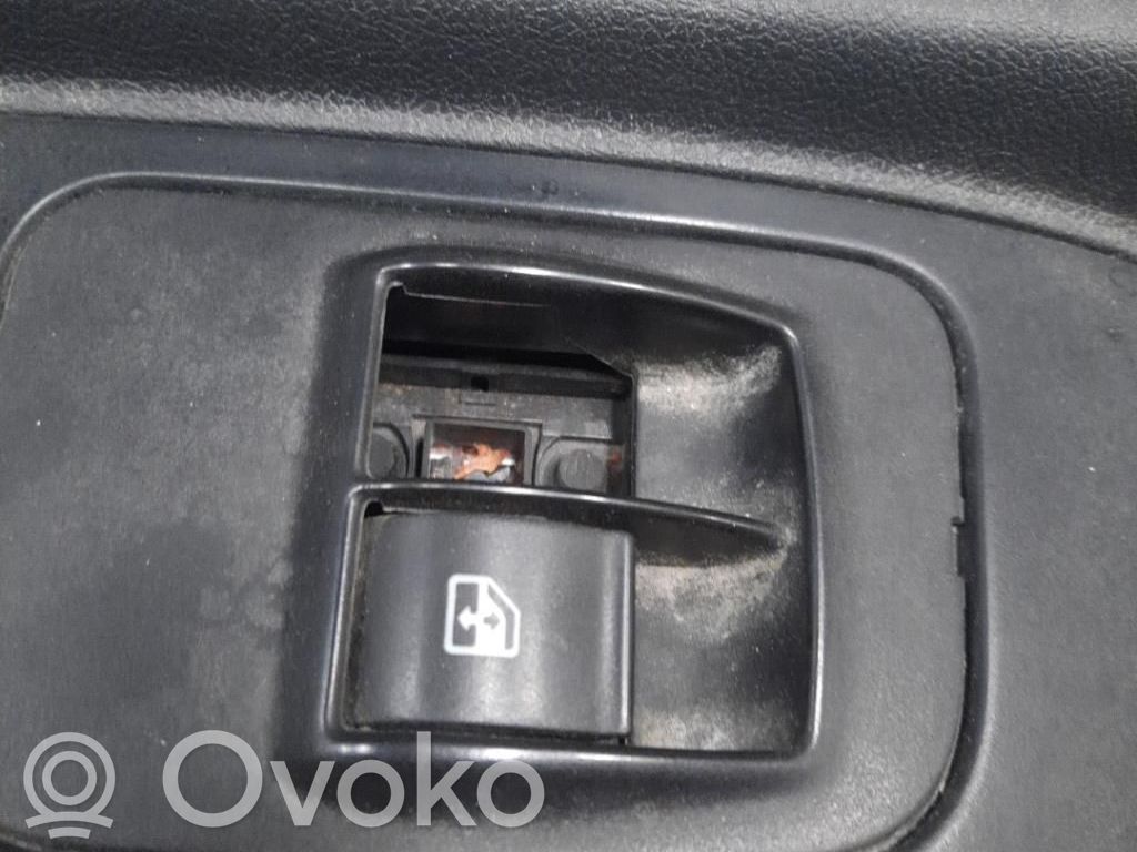 Peugeot Bipper Дверь 