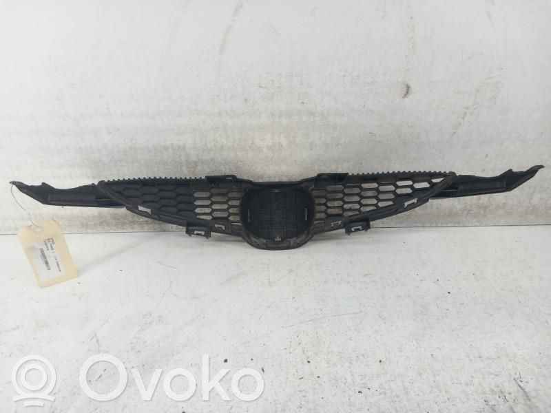 Mazda 2 Priekšējais režģis 