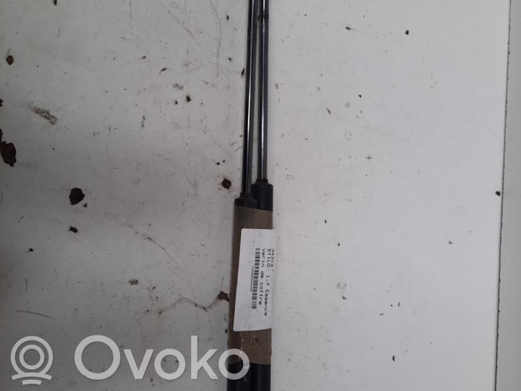 Fiat Stilo Amortyzator klapy tylnej bagażnika 