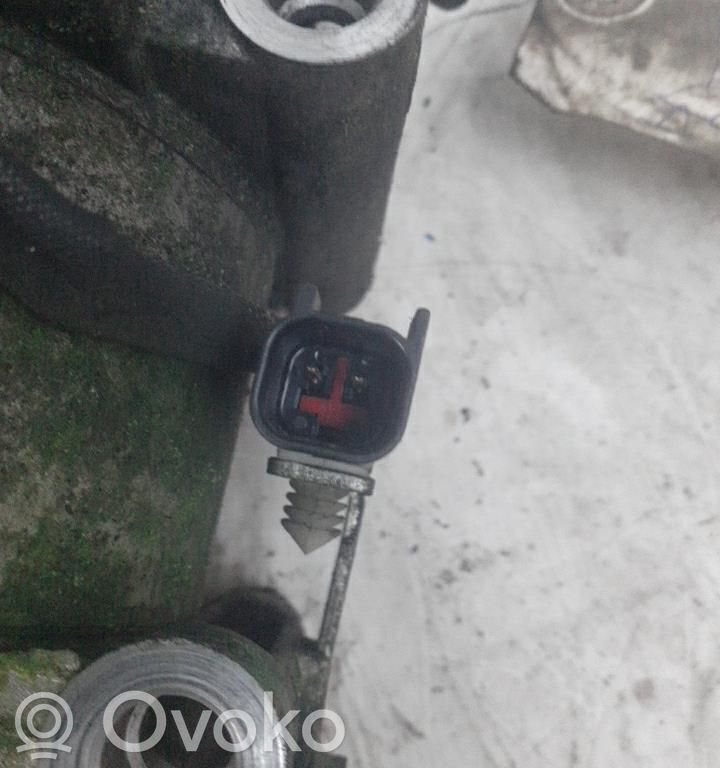 Ford C-MAX I Air conditioning (A/C) compressor (pump) 