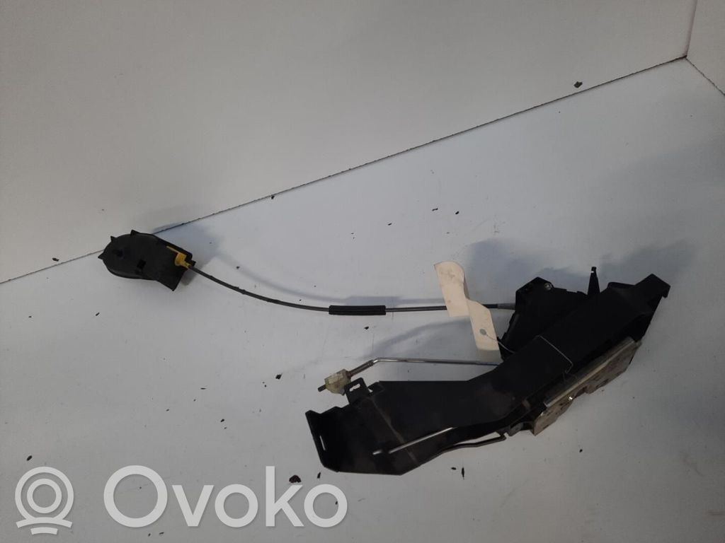 Ford Focus Priekšpusē slēdzene 