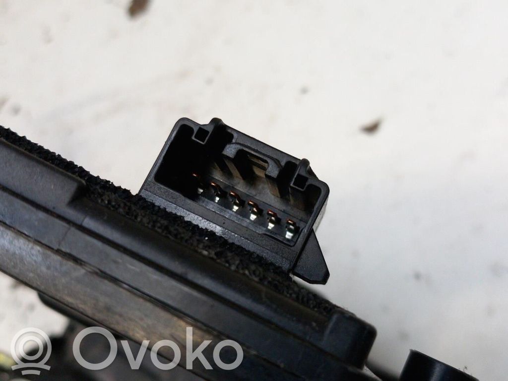 Mazda 2 Front door lock 