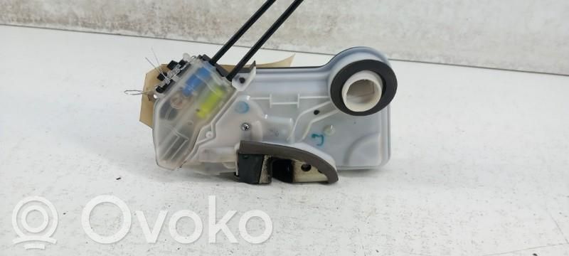 Toyota Aygo AB40 Priekšpusē slēdzene 