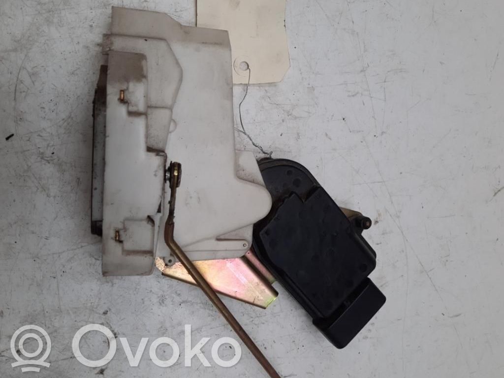 Suzuki Wagon R+ Zamek drzwi tylnych 