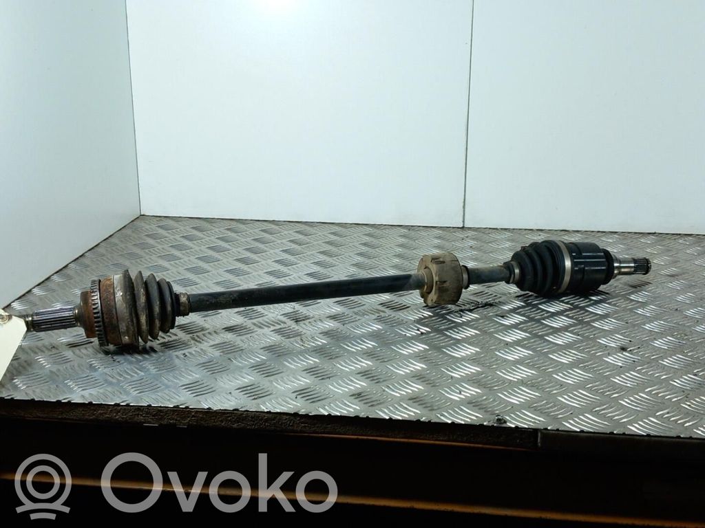 Toyota Yaris Półoś przednia 