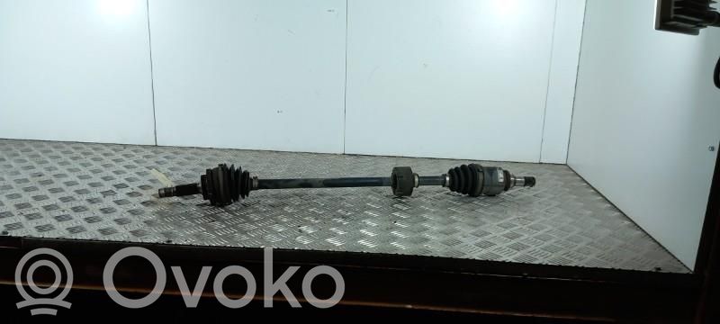 Toyota Yaris Półoś przednia 