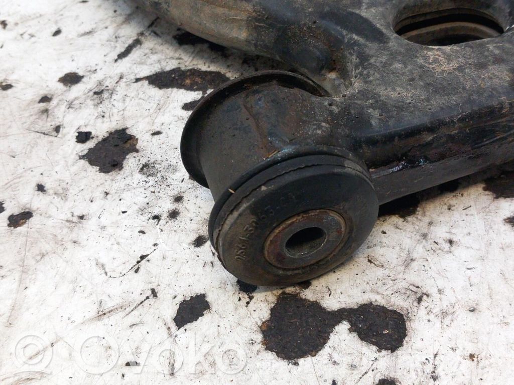 Mazda 2 Priekinė svirtis 