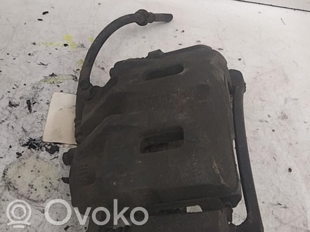 Hyundai Trajet Zacisk hamulcowy przedni 