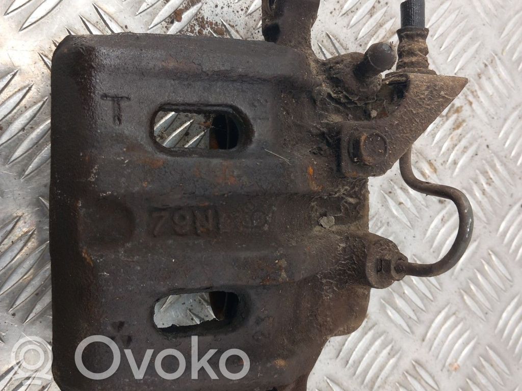 Mitsubishi Pajero Zacisk hamulcowy przedni 