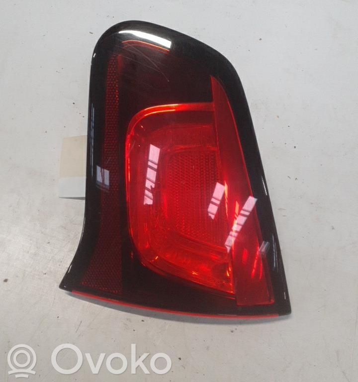 Citroen C3 Aizmugurējais lukturis pārsegā 