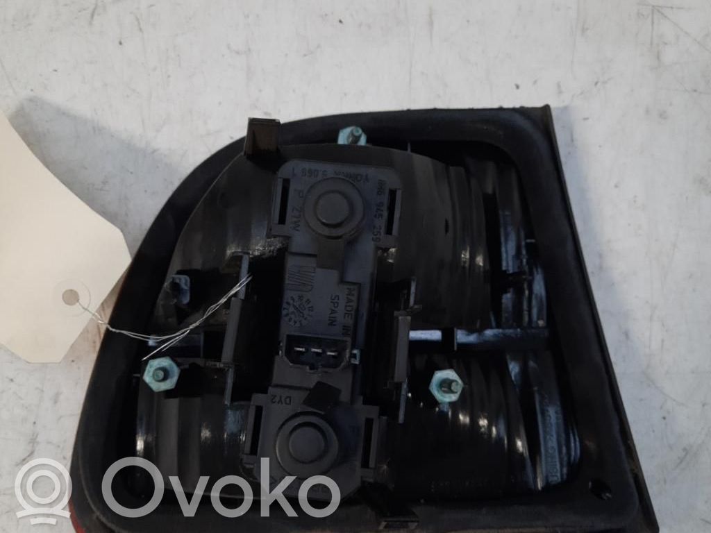 Seat Leon (1M) Lampy tylnej klapy bagażnika 