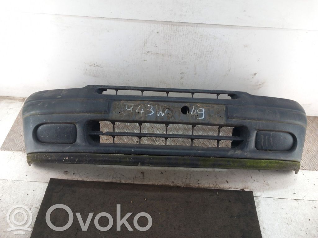 Renault Clio I Parachoques delantero 