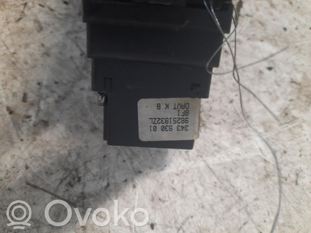 Citroen Xsara Picasso Leva indicatori 