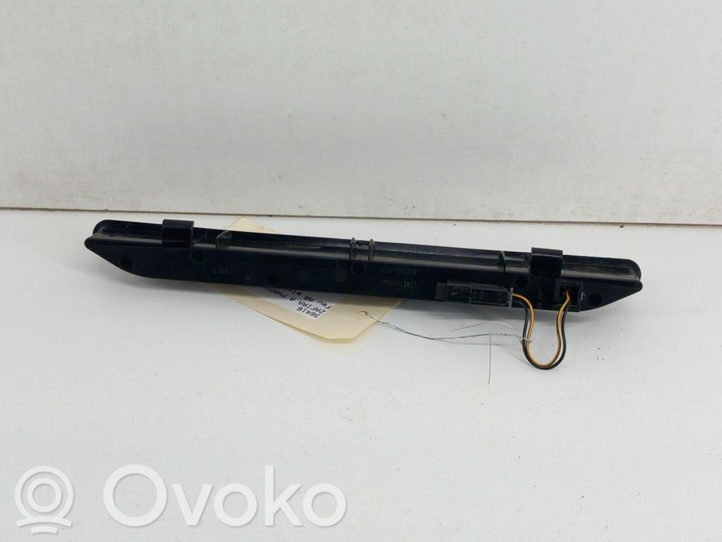 Opel Zafira A Kolmas/lisäjarruvalo 