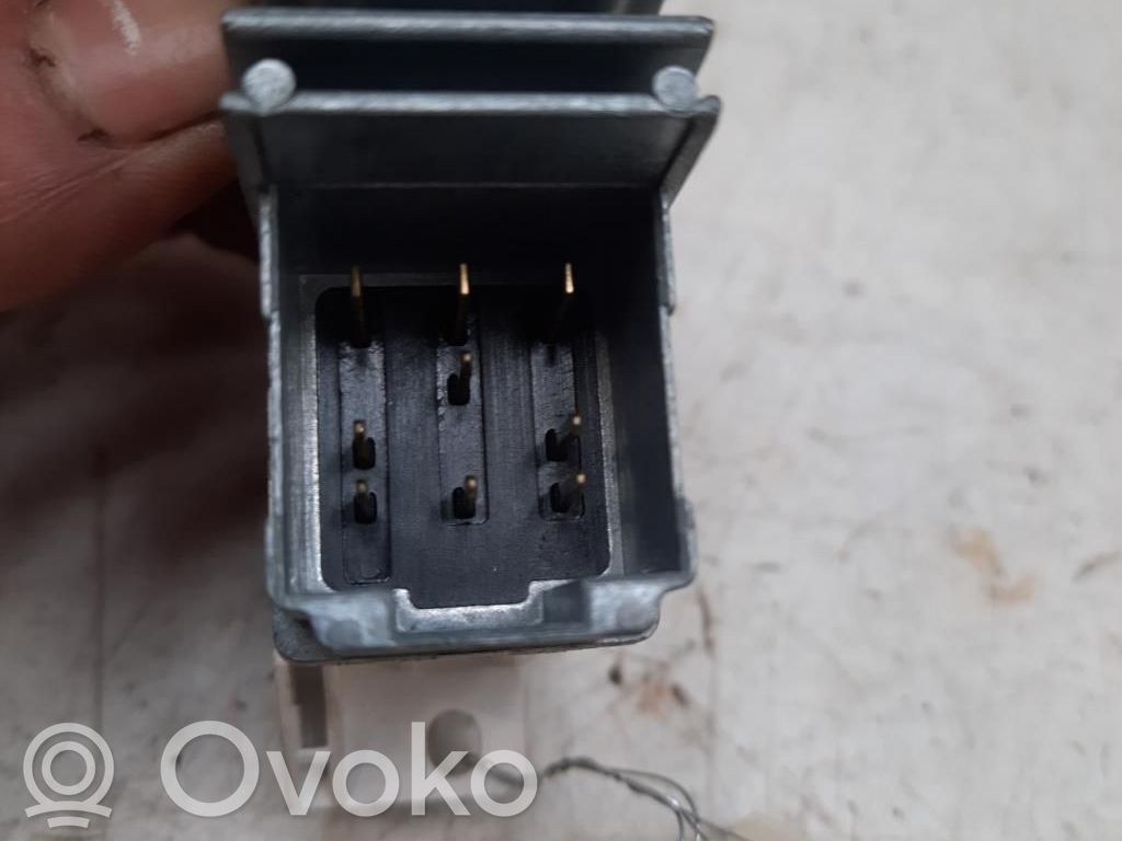 Ford Focus Hazard light switch 