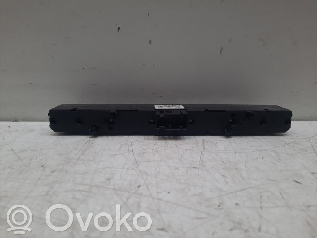 Opel Astra H Hazard light switch 