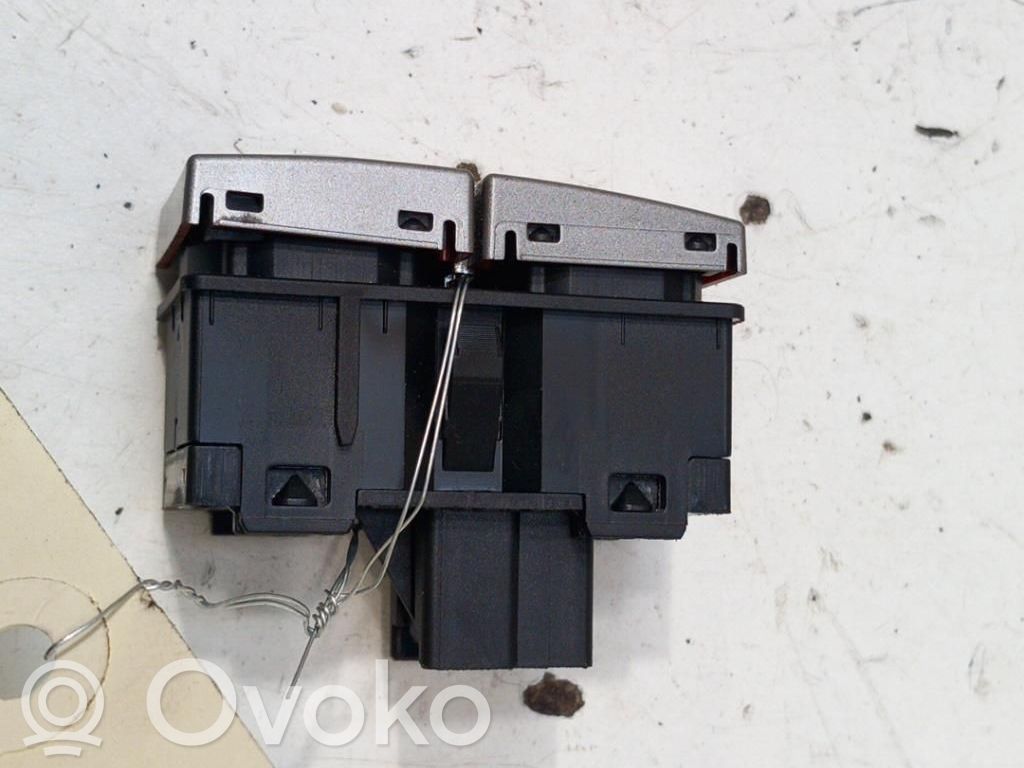 Ford Kuga I Hazard light switch 