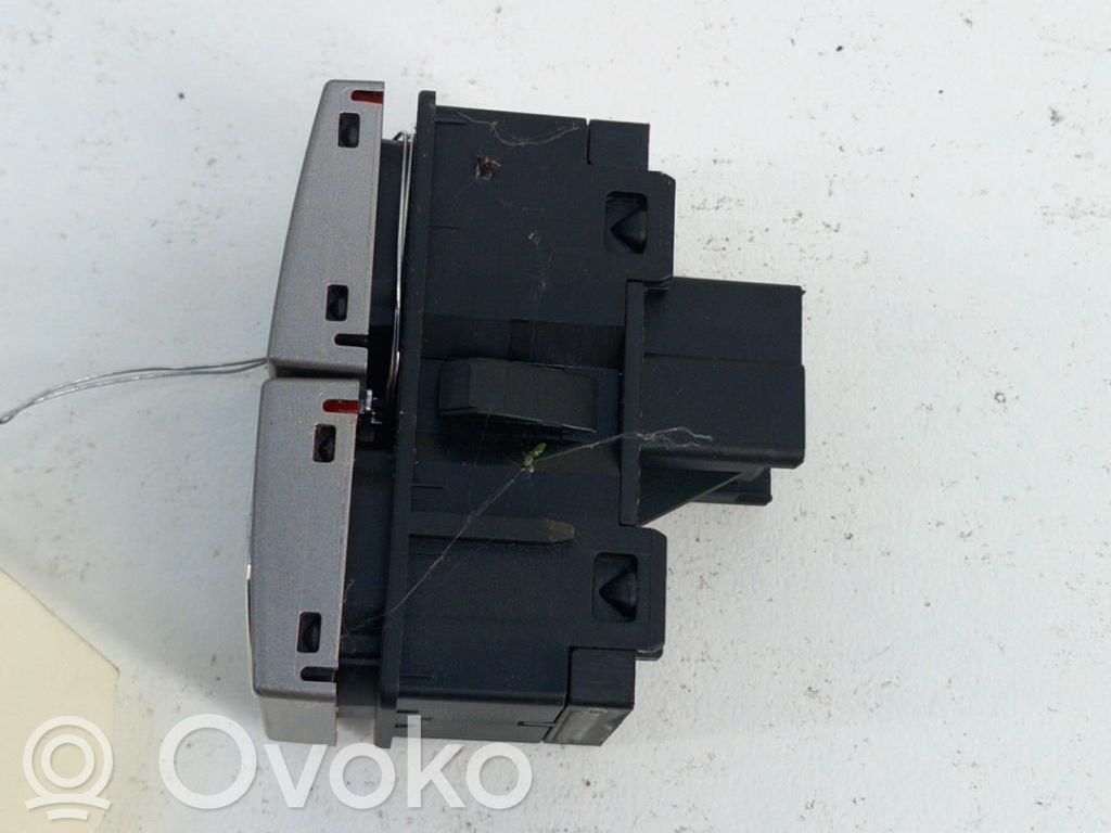 Ford Kuga I Hazard light switch 