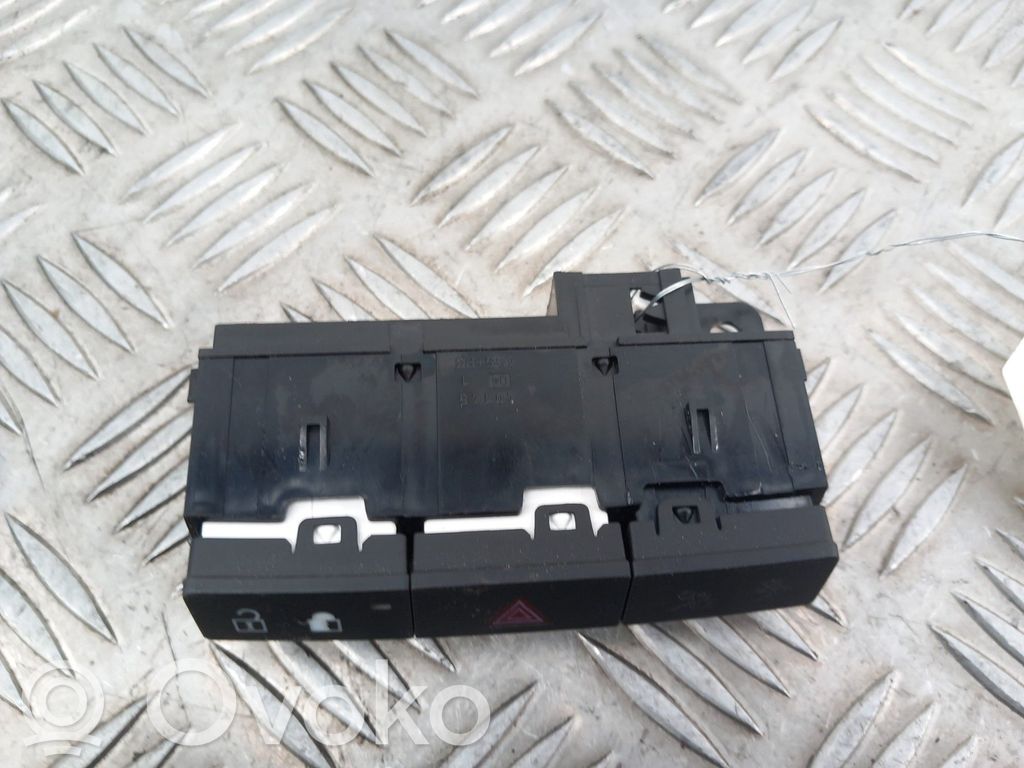 Opel Meriva B Hazard light switch 