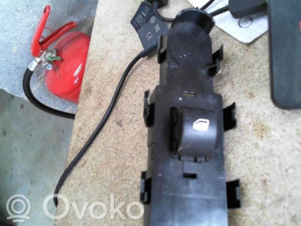 Citroen C4 I Electric window control switch 
