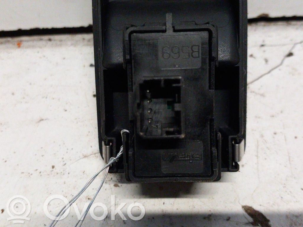 Alfa Romeo Mito Electric window control switch 