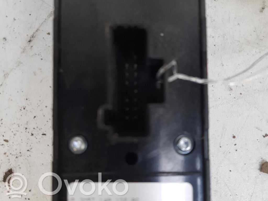 Ford C-MAX I Electric window control switch 