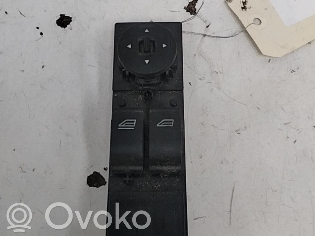 Ford Focus Electric window control switch 