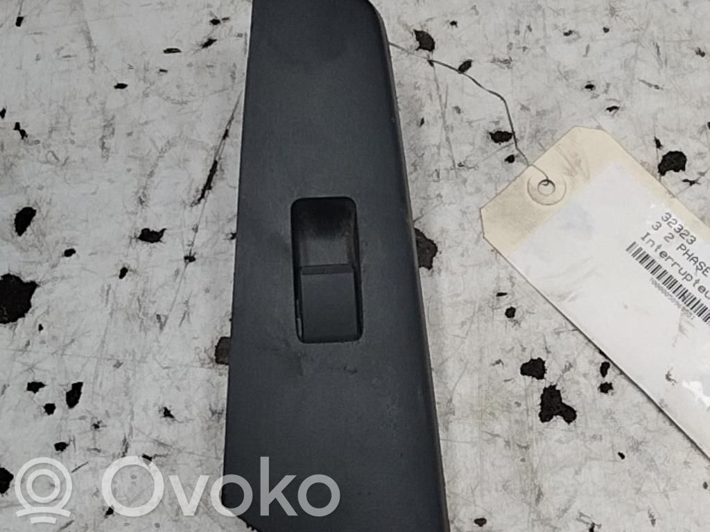Mazda 3 II Electric window control switch 