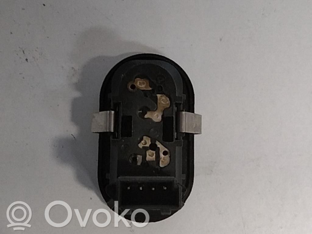 Opel Meriva A Electric window control switch 