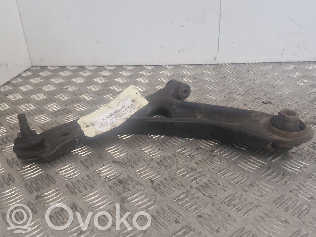Toyota Aygo AB10 Querlenker Achsschenkel vorne 