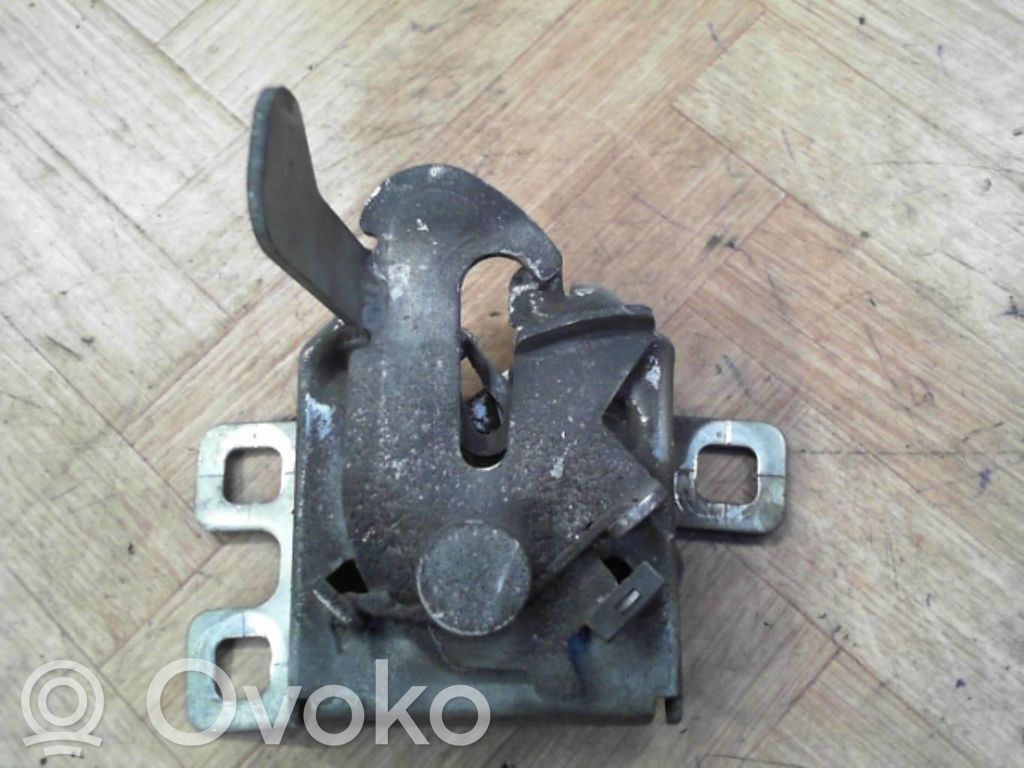 Peugeot Bipper Замок капота двигателя 