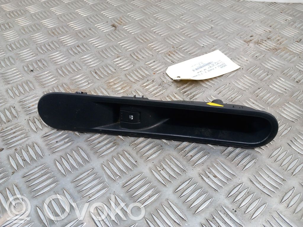 Electric window control switch   8200220511
