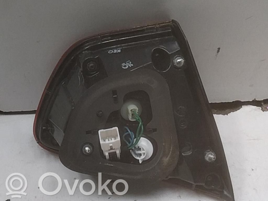 KIA Rio Takaluukun takavalot 