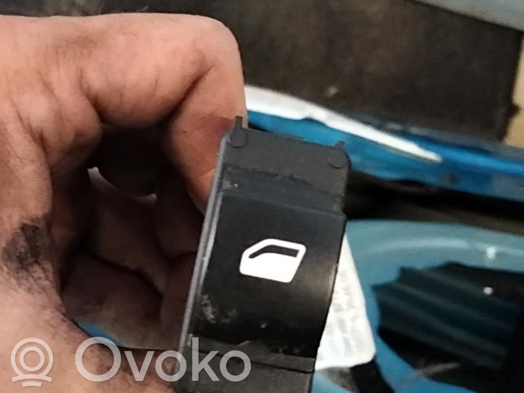 Citroen C3 Electric window control switch 