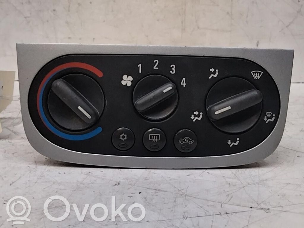 Opel Corsa C Climate control unit 